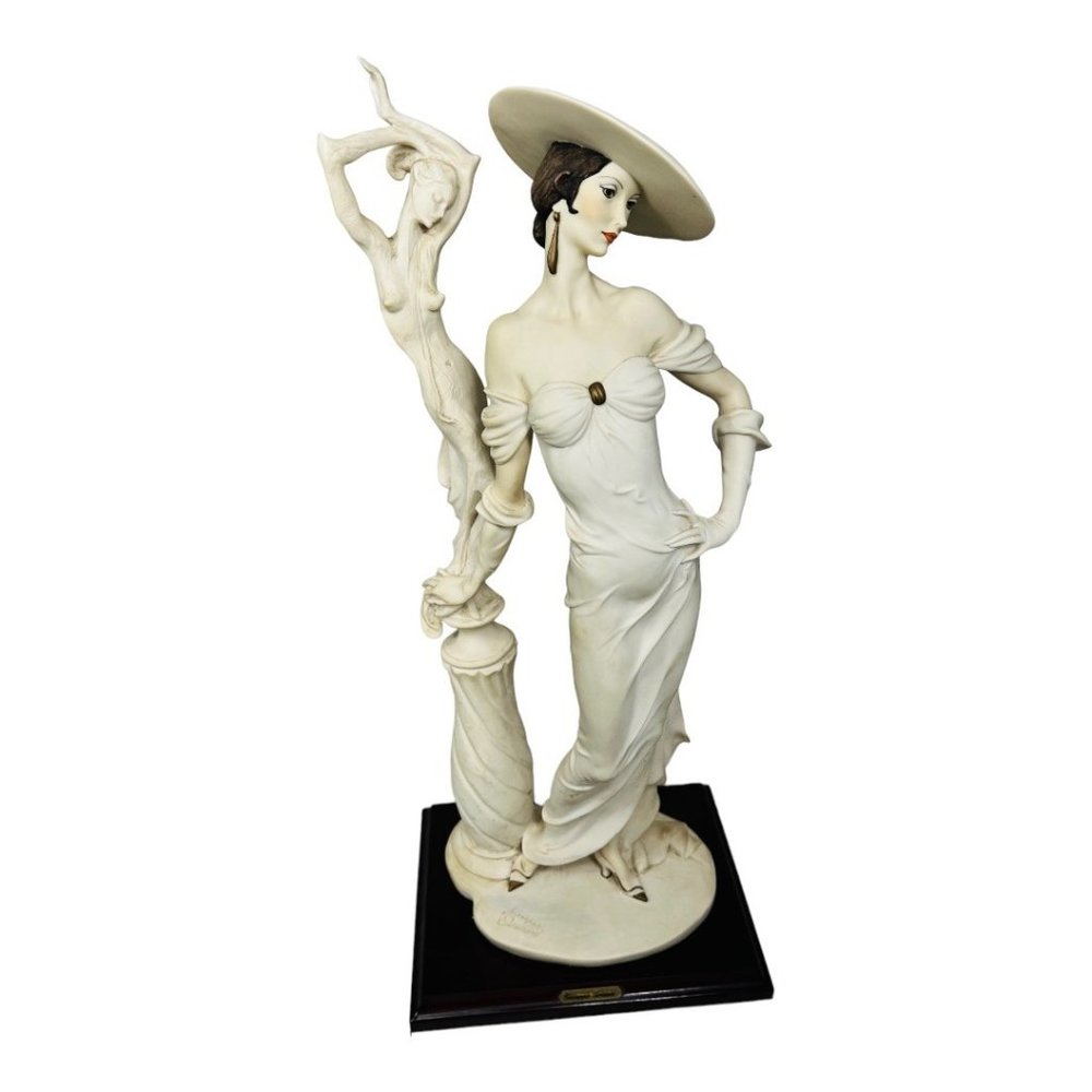 Giuseppe Armani Vintage 1992 Porcelain Statue 18" - Picture 5 of 13